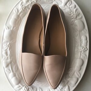 Banana Republic size 8 Leather loafers